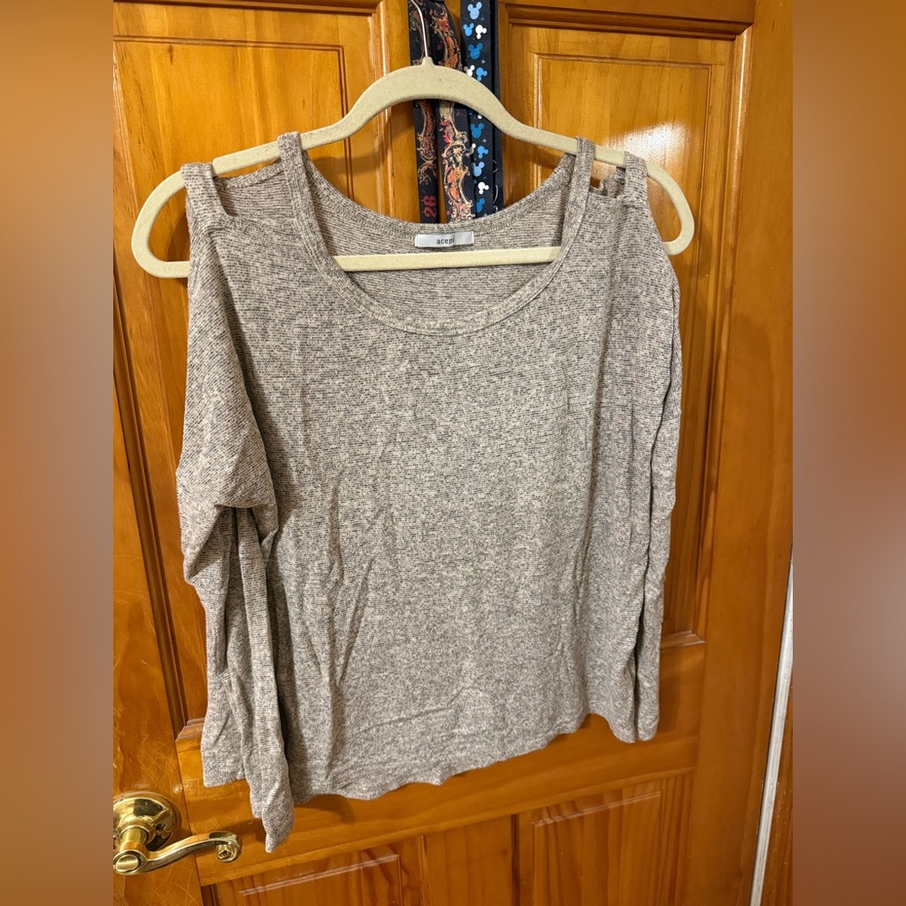 Women’s Acemi Beige Sweater Size Small